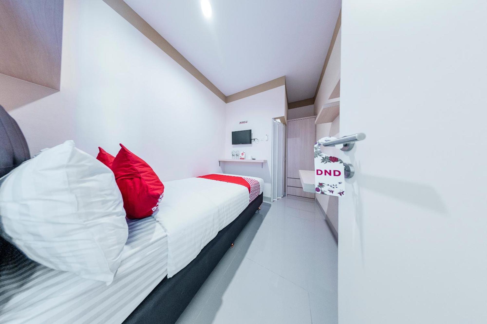 Hotel Oyo 478 Balcon Biru Jakarta Exterior foto