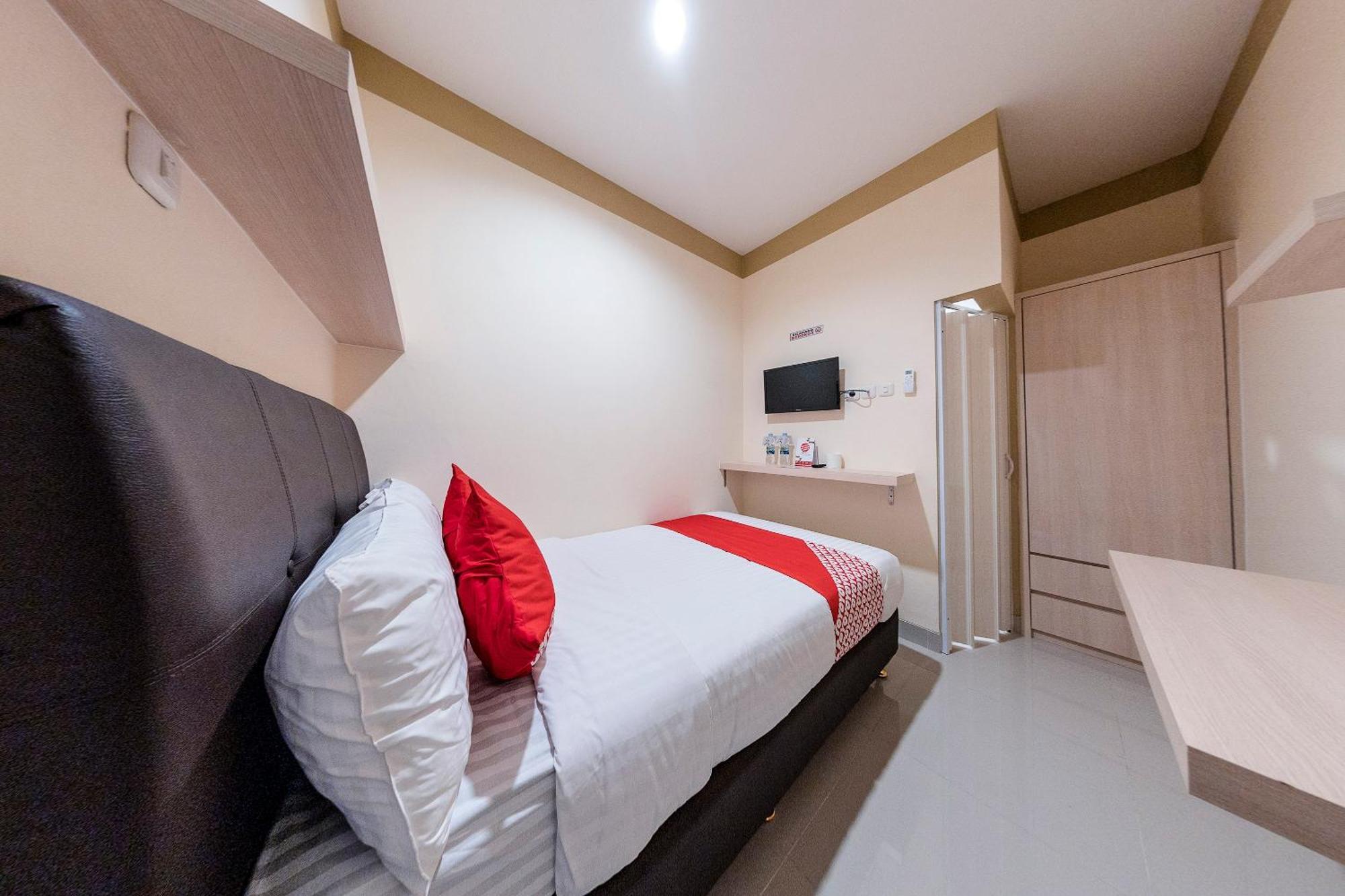 Hotel Oyo 478 Balcon Biru Jakarta Exterior foto