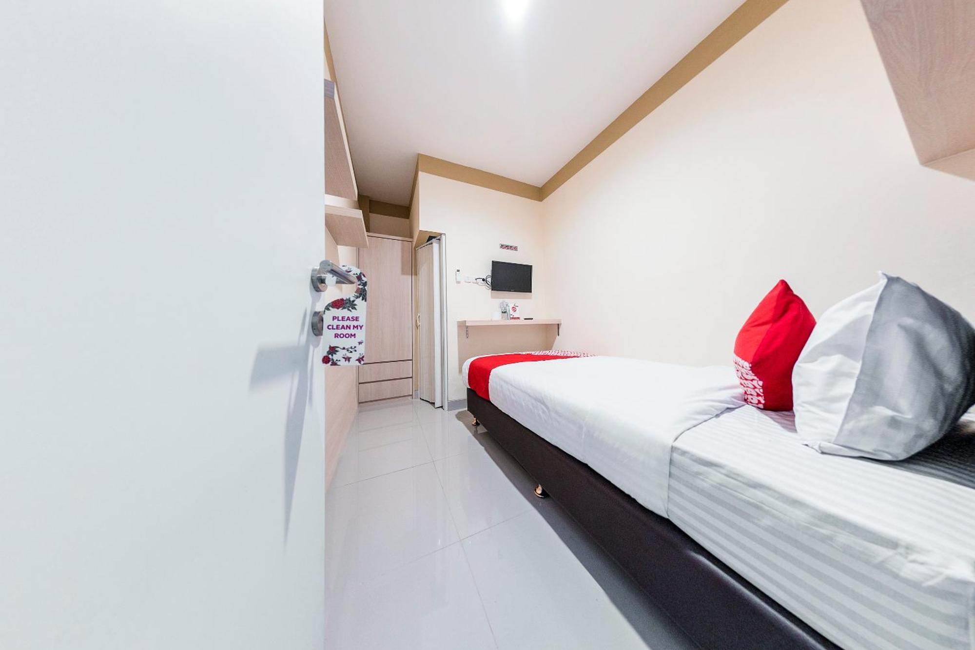Hotel Oyo 478 Balcon Biru Jakarta Exterior foto